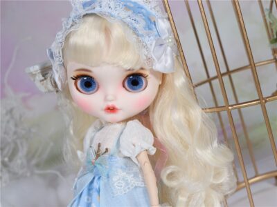 Jessica - Premium Custom Blythe Doll med kläder Leende ansikte Premium Blythe Dolls 🆕 Leende ansikte