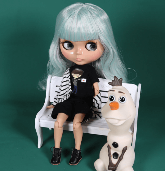 Esme – Premium Custom Blythe Doll with Calm Face Mint Hair Custom Blythe Doll Shiny Face Custom Blythe Doll Tan Skin Custom Blythe Doll