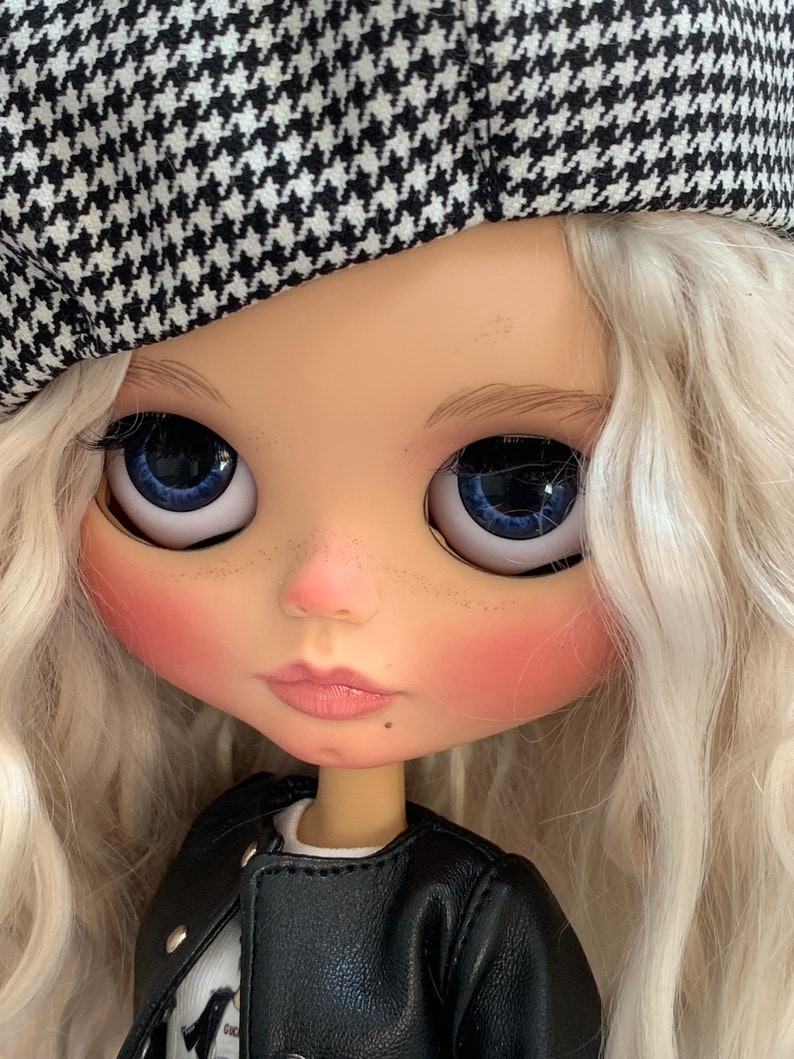 Everly – Custom Blythe Doll One-Of-A-Kind OOAK Custom OOAK Blythe Doll