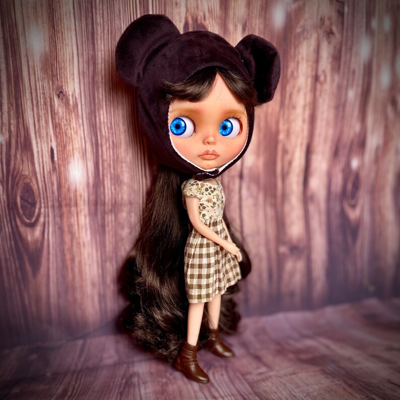 Gianna – Custom Blythe Doll One-Of-A-Kind OOAK Custom OOAK Blythe Doll
