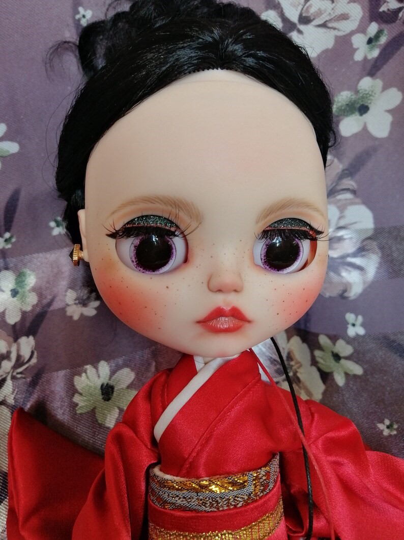 Yui – Custom Blythe Doll One-Of-A-Kind OOAK Custom OOAK Blythe Doll