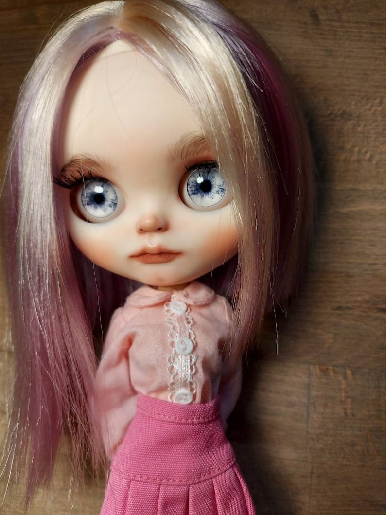 Alessandra - Custom Blythe Monyeka nga Usa ka Usa ka Matahom nga OOAK Custom OOAK Blythe Doll