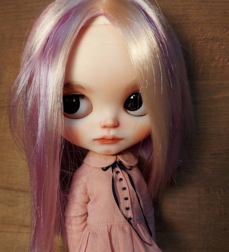 Alessandra - Custom Blythe Monyeka nga Usa ka Usa ka Matahom nga OOAK Custom OOAK Blythe Doll
