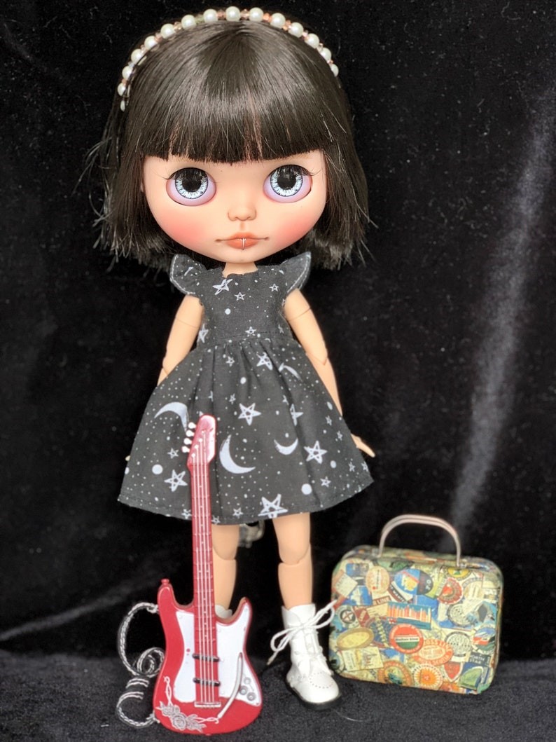 Caroline – Custom Blythe Doll One-Of-A-Kind OOAK Custom OOAK Blythe Doll