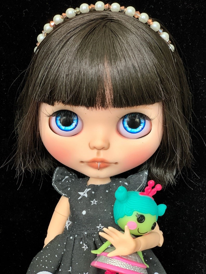 Caroline – Custom Blythe Doll One-Of-A-Kind OOAK Custom OOAK Blythe Doll