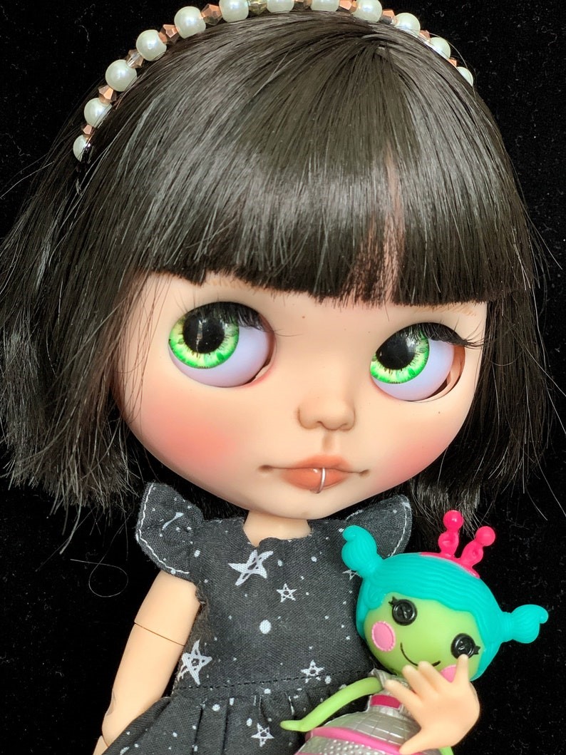 Caroline – Custom Blythe Doll One-Of-A-Kind OOAK Custom OOAK Blythe Doll