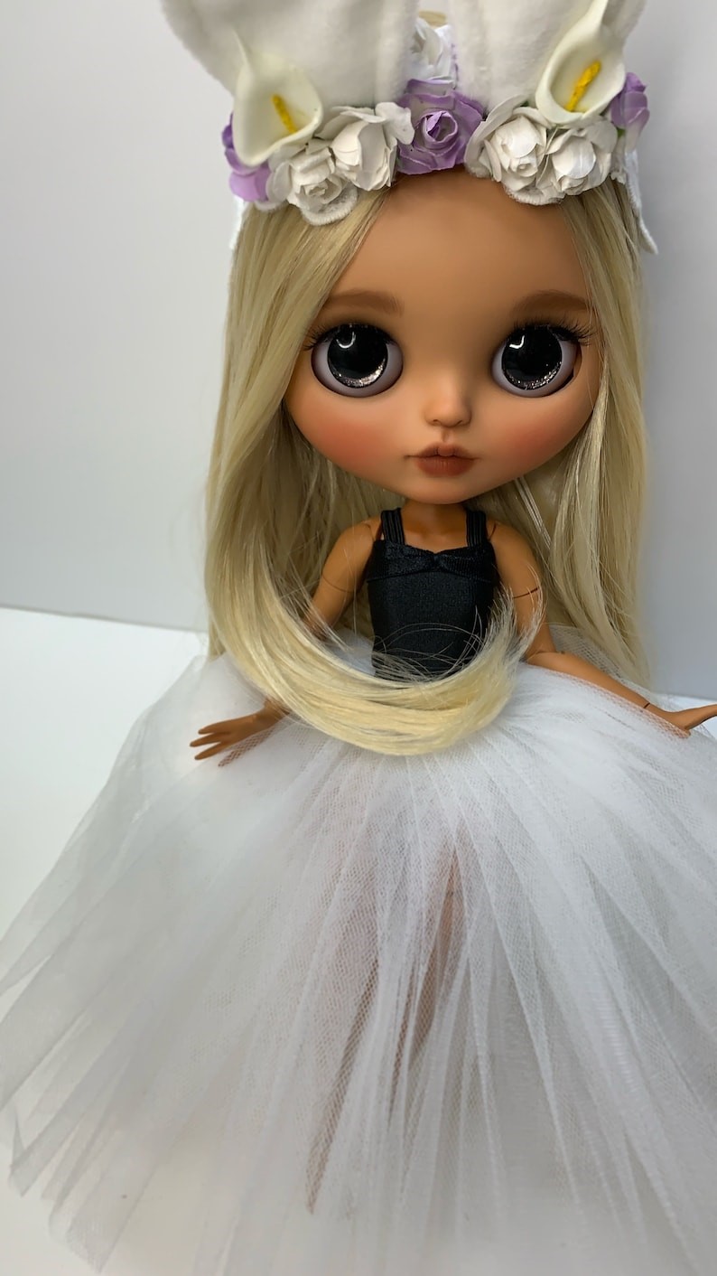 Elaine – Custom Blythe Doll One-Of-A-Kind OOAK Custom OOAK Blythe Doll