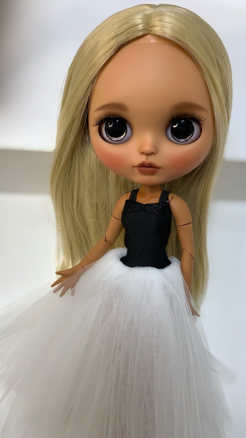 Elaine – Custom Blythe Doll One-Of-A-Kind OOAK Custom OOAK Blythe Doll