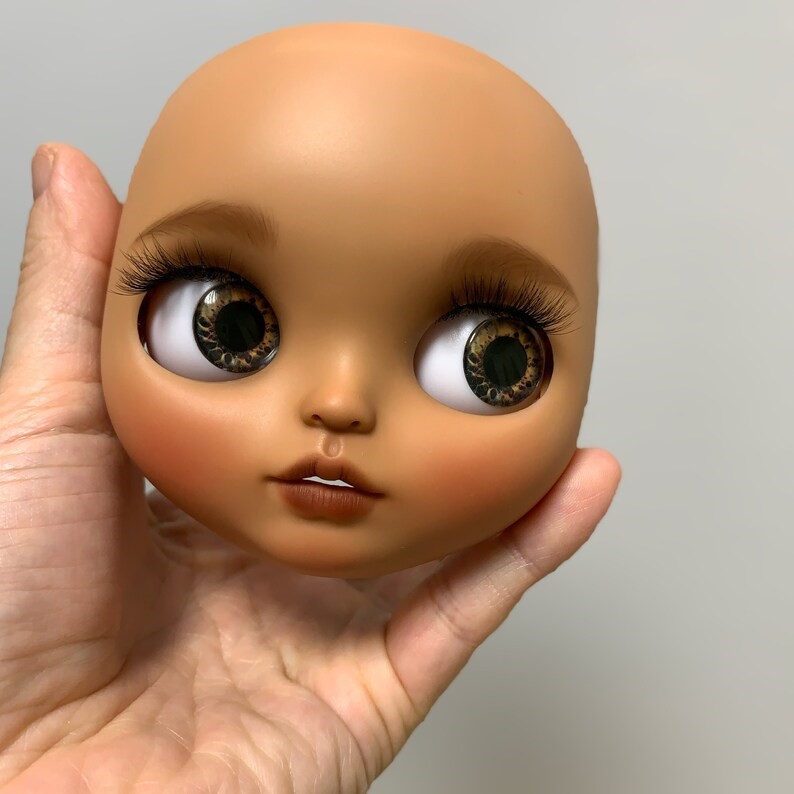 Elaine – Custom Blythe Doll One-Of-A-Kind OOAK Custom OOAK Blythe Doll