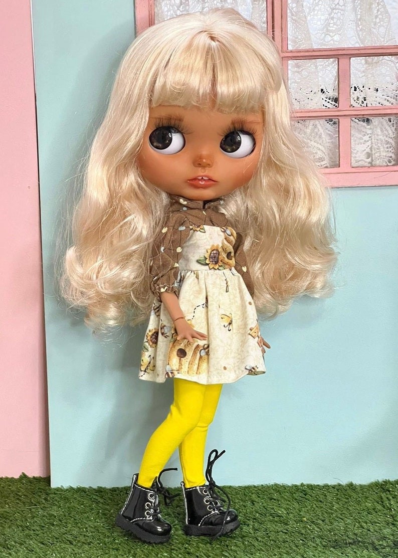Natalia – Custom Blythe Doll One-Of-A-Kind OOAK Custom OOAK Blythe Doll