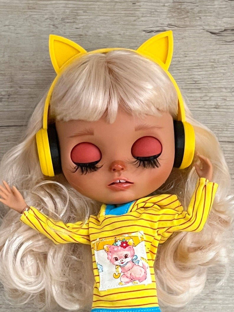 Natalia – Custom Blythe Doll One-Of-A-Kind OOAK Custom OOAK Blythe Doll