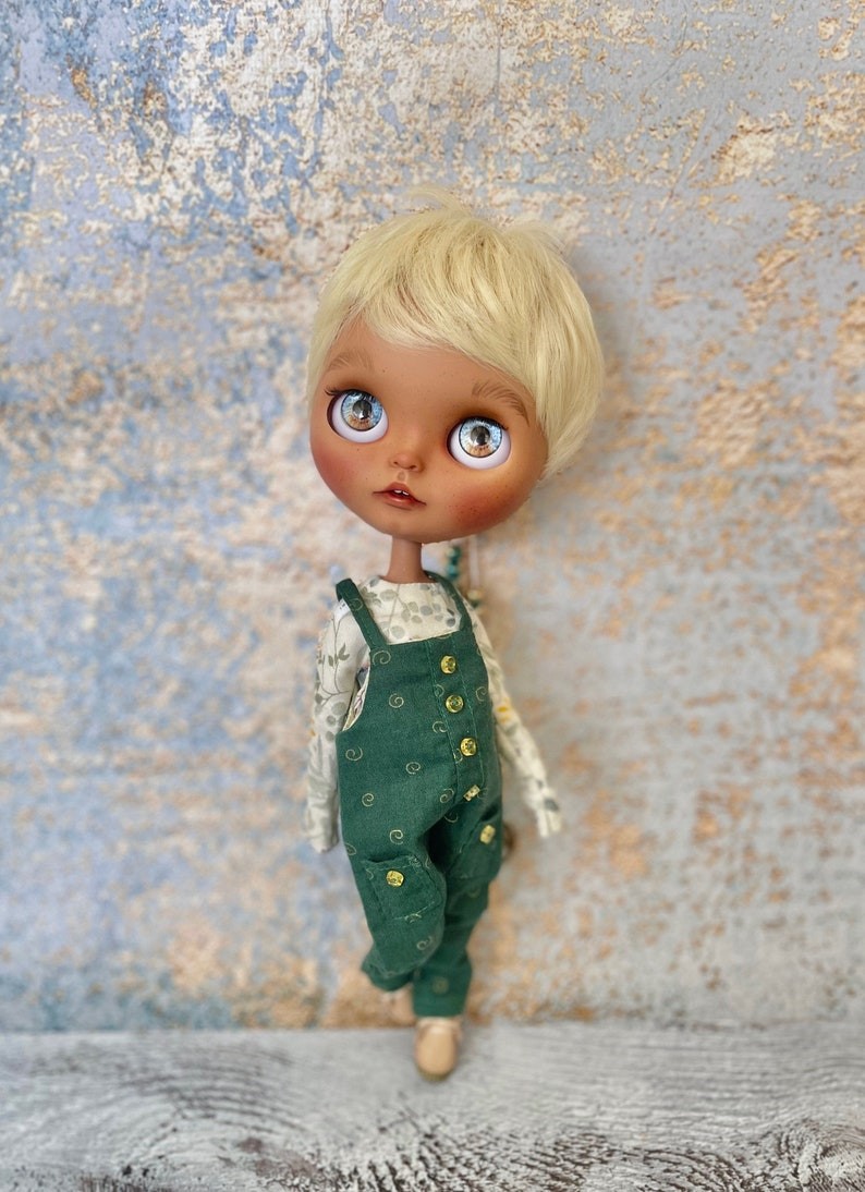 Quinn – Custom Blythe Doll One-Of-A-Kind OOAK Custom OOAK Blythe Doll