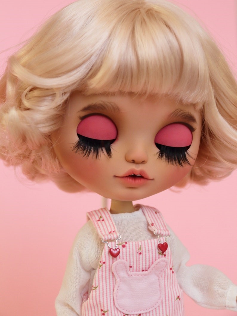 Kennedi – Custom Blythe Doll One-Of-A-Kind OOAK Custom OOAK Blythe Doll