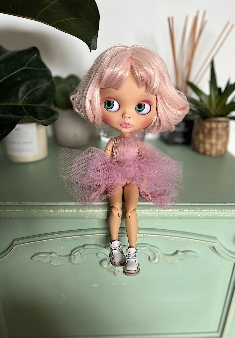 Lorelai – Custom Blythe Doll One-Of-A-Kind OOAK Custom OOAK Blythe Doll