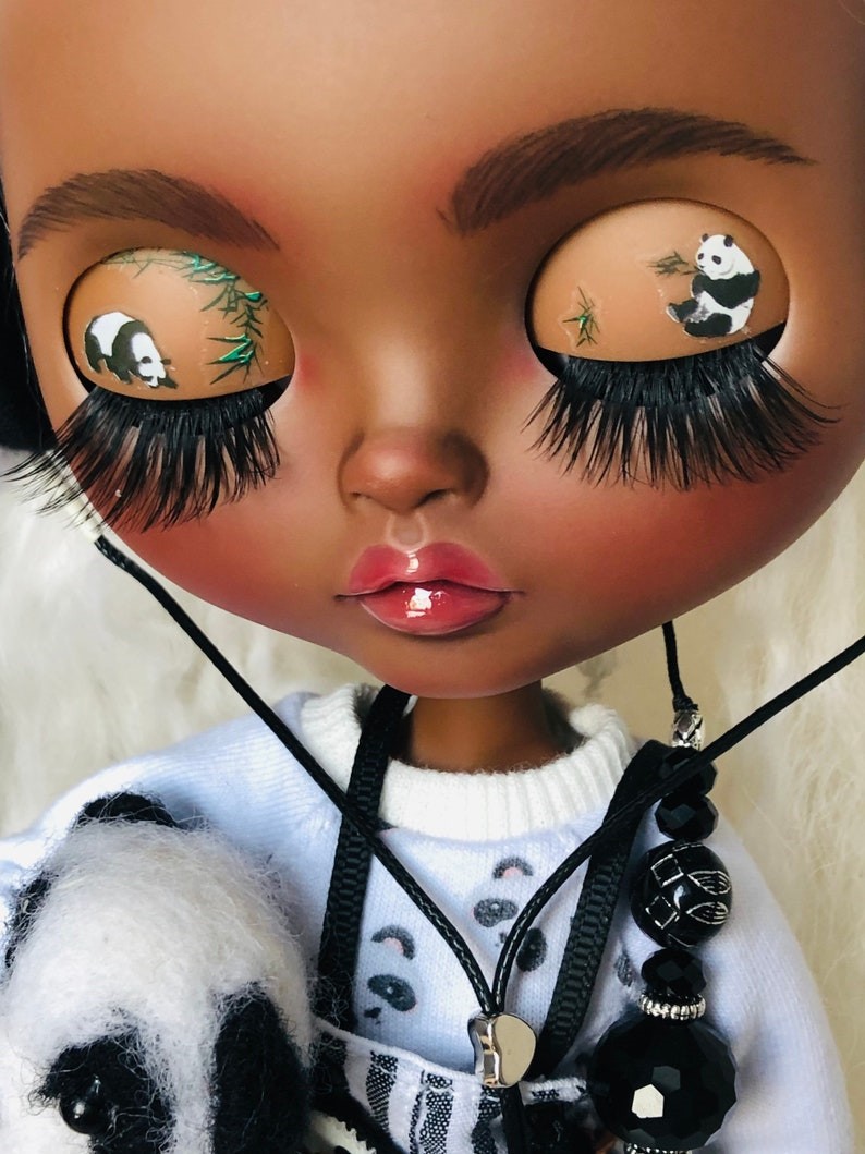 Mae – Custom Blythe Doll One-Of-A-Kind OOAK Custom OOAK Blythe Doll