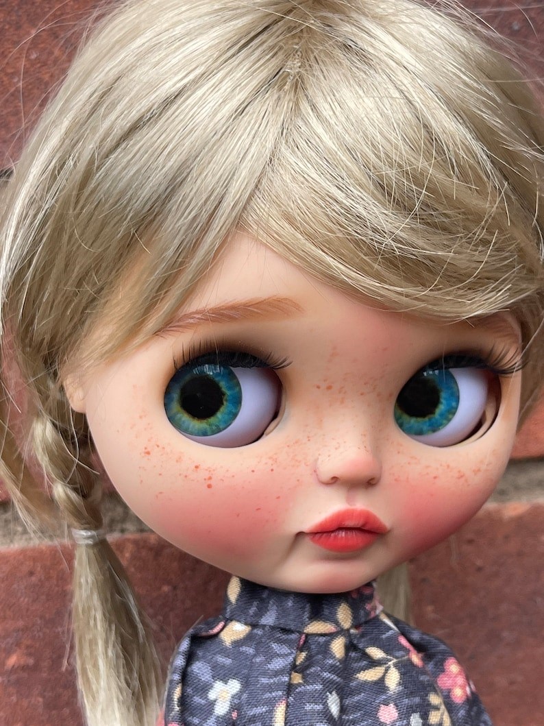 Monroe – Custom Blythe Doll One-Of-A-Kind OOAK Custom OOAK Blythe Doll