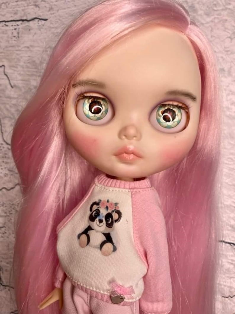 Sierra – Custom Blythe Doll One-Of-A-Kind OOAK Custom OOAK Blythe Doll