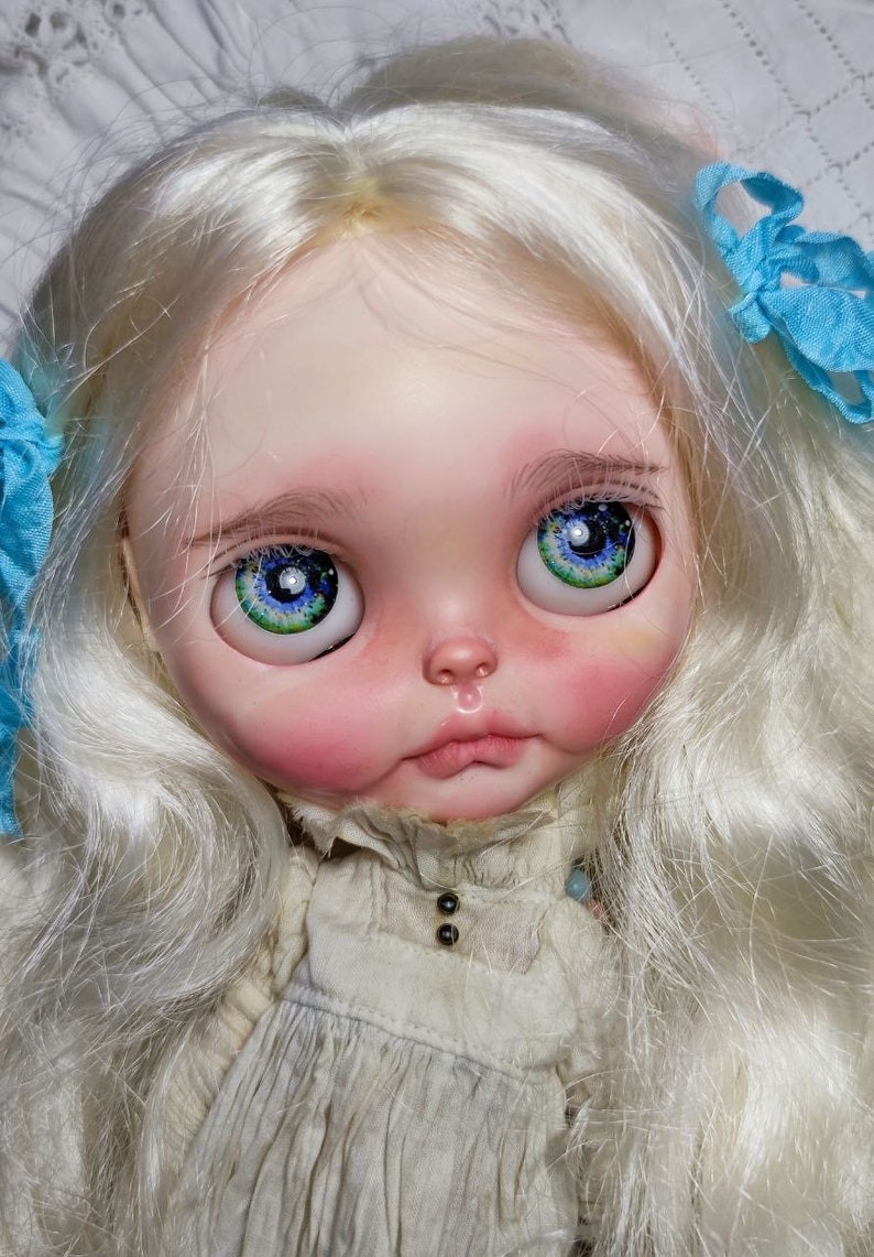Clarissa – Custom Blythe Doll One-Of-A-Kind OOAK Custom OOAK Blythe Doll