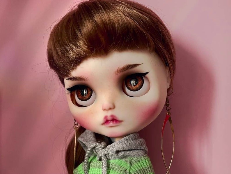 Delilah – Custom Blythe Doll One-Of-A-Kind OOAK Custom OOAK Blythe Doll