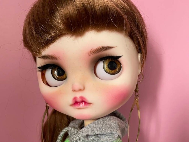 Delilah – Custom Blythe Doll One-Of-A-Kind OOAK Custom OOAK Blythe Doll