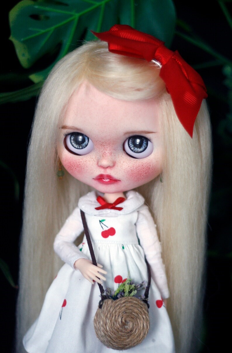 Haylee – Custom Blythe Doll One-Of-A-Kind OOAK Custom OOAK Blythe Doll