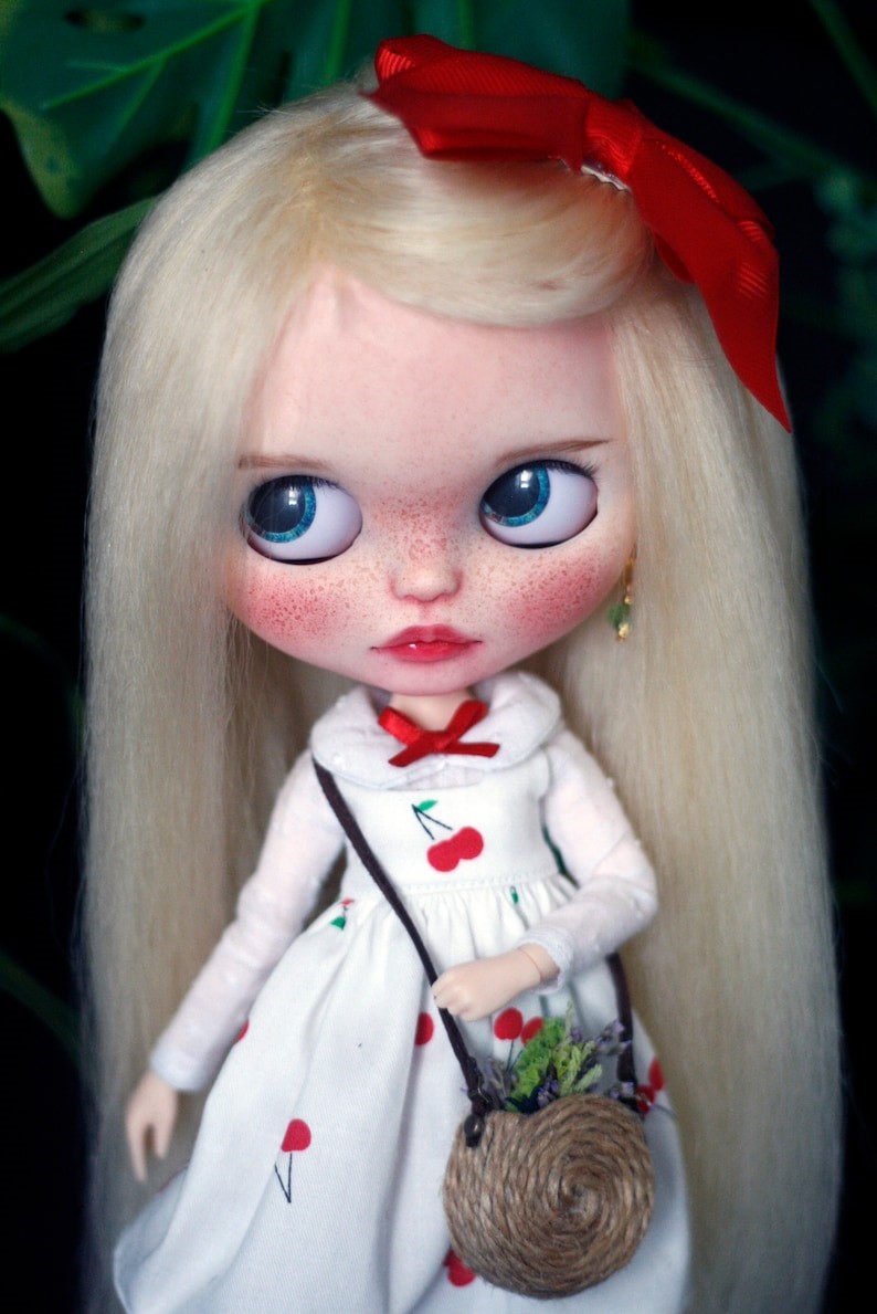 Haylee – Custom Blythe Doll One-Of-A-Kind OOAK Custom OOAK Blythe Doll