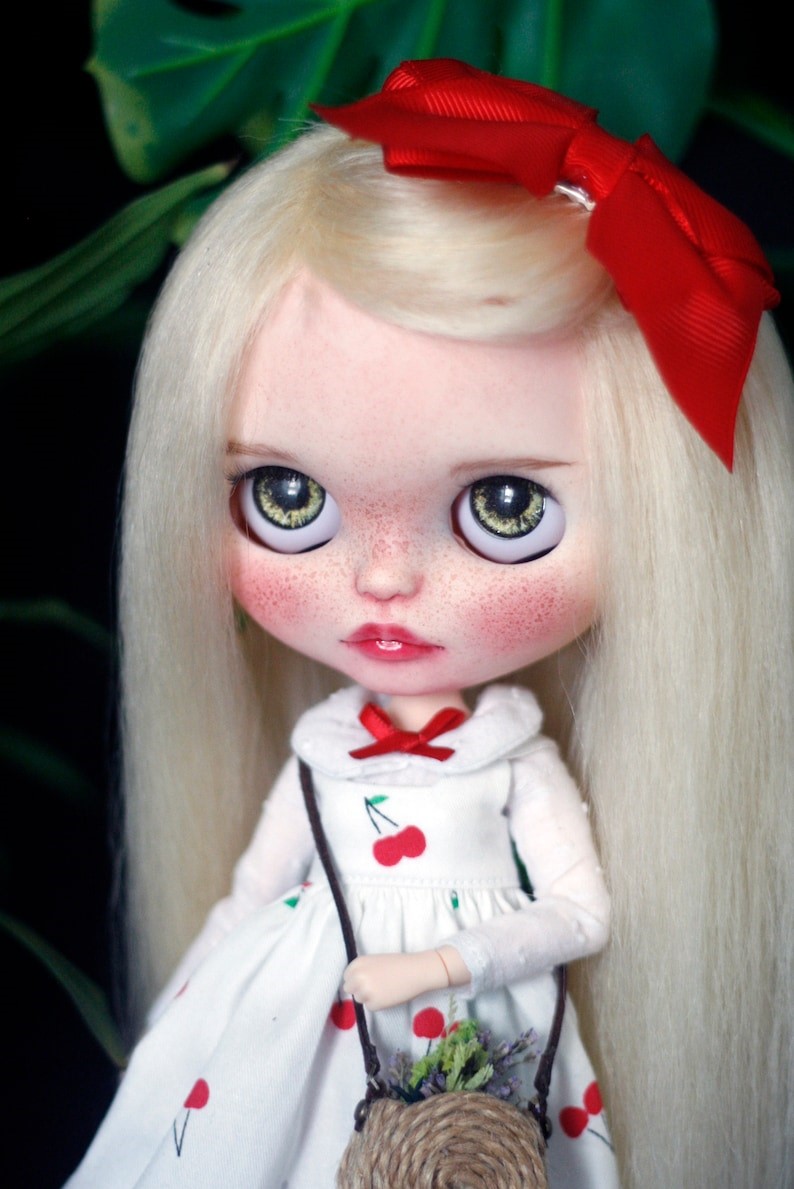 Haylee – Custom Blythe Doll One-Of-A-Kind OOAK Custom OOAK Blythe Doll