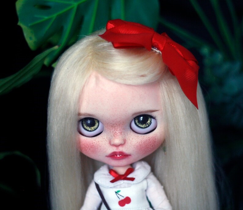 Haylee – Custom Blythe Doll One-Of-A-Kind OOAK Custom OOAK Blythe Doll