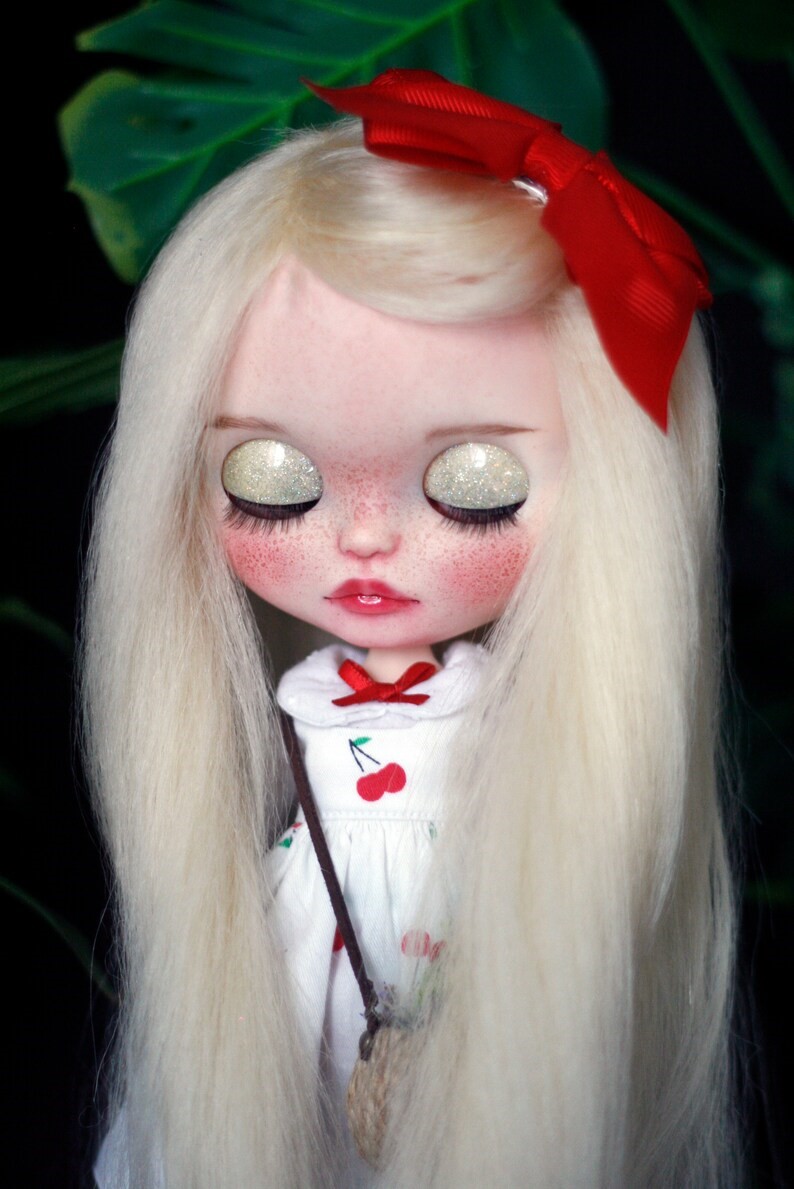 Haylee – Custom Blythe Doll One-Of-A-Kind OOAK Custom OOAK Blythe Doll