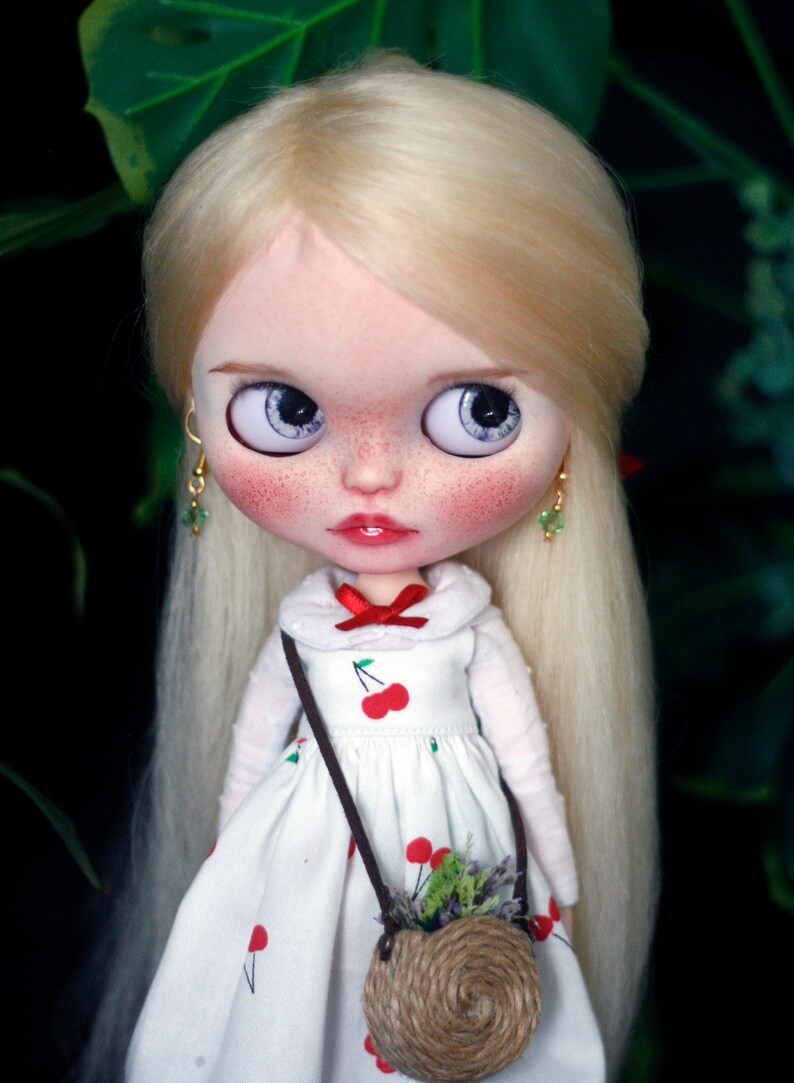 Haylee – Custom Blythe Doll One-Of-A-Kind OOAK Custom OOAK Blythe Doll