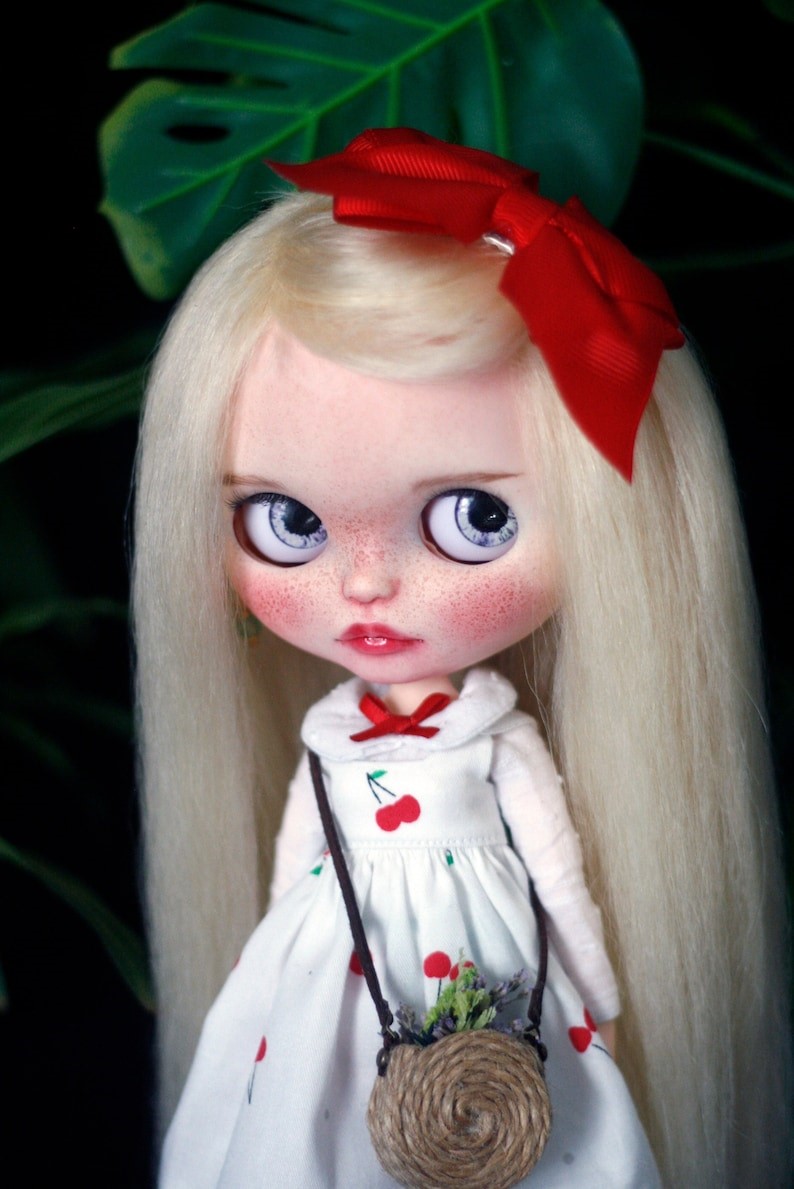 Haylee – Custom Blythe Doll One-Of-A-Kind OOAK Custom OOAK Blythe Doll