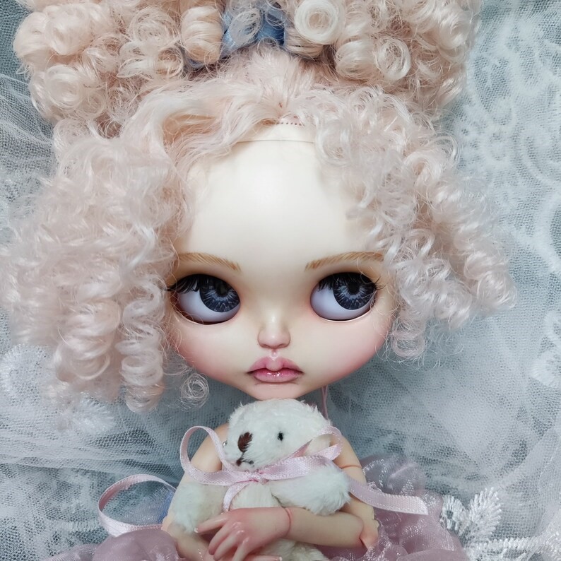 Iliana – Custom Blythe Doll One-Of-A-Kind OOAK Custom OOAK Blythe Doll