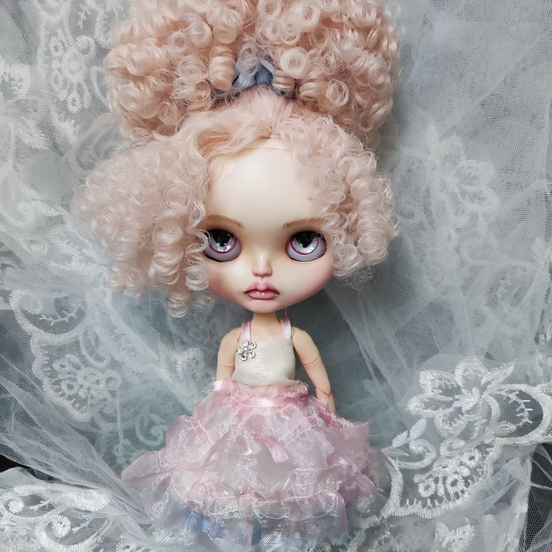 Iliana – Custom Blythe Doll One-Of-A-Kind OOAK Custom OOAK Blythe Doll