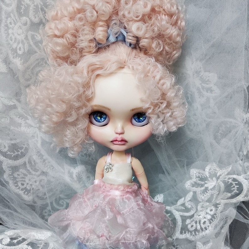 Iliana – Custom Blythe Doll One-Of-A-Kind OOAK Custom OOAK Blythe Doll