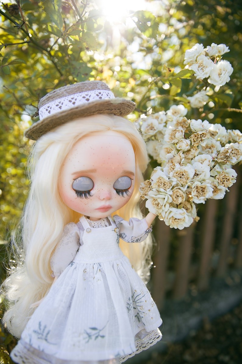 Julissa – Custom Blythe Doll One-Of-A-Kind OOAK Custom OOAK Blythe Doll