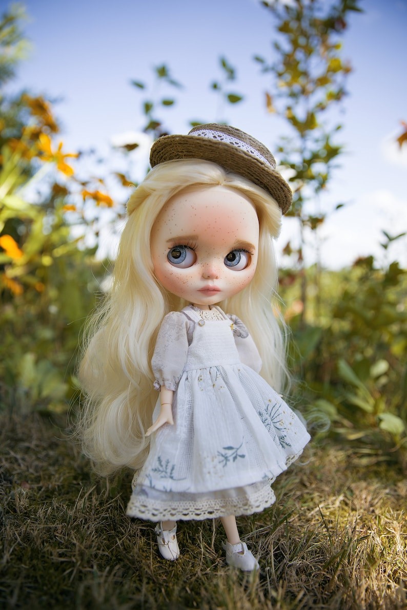 Julissa – Custom Blythe Doll One-Of-A-Kind OOAK Custom OOAK Blythe Doll