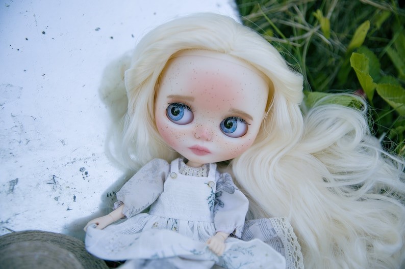 Julissa – Custom Blythe Doll One-Of-A-Kind OOAK Custom OOAK Blythe Doll