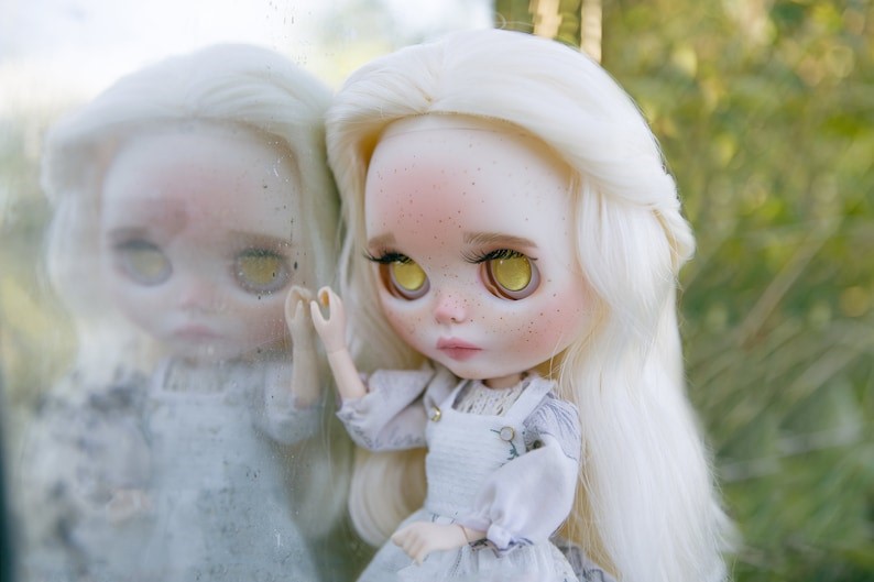 Julissa – Custom Blythe Doll One-Of-A-Kind OOAK Custom OOAK Blythe Doll