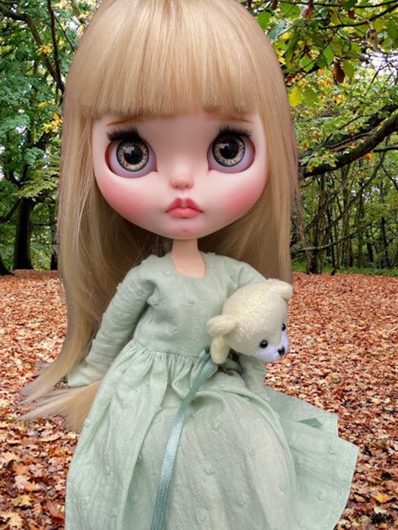 Katherine – Custom Blythe Doll One-Of-A-Kind OOAK Custom OOAK Blythe Doll