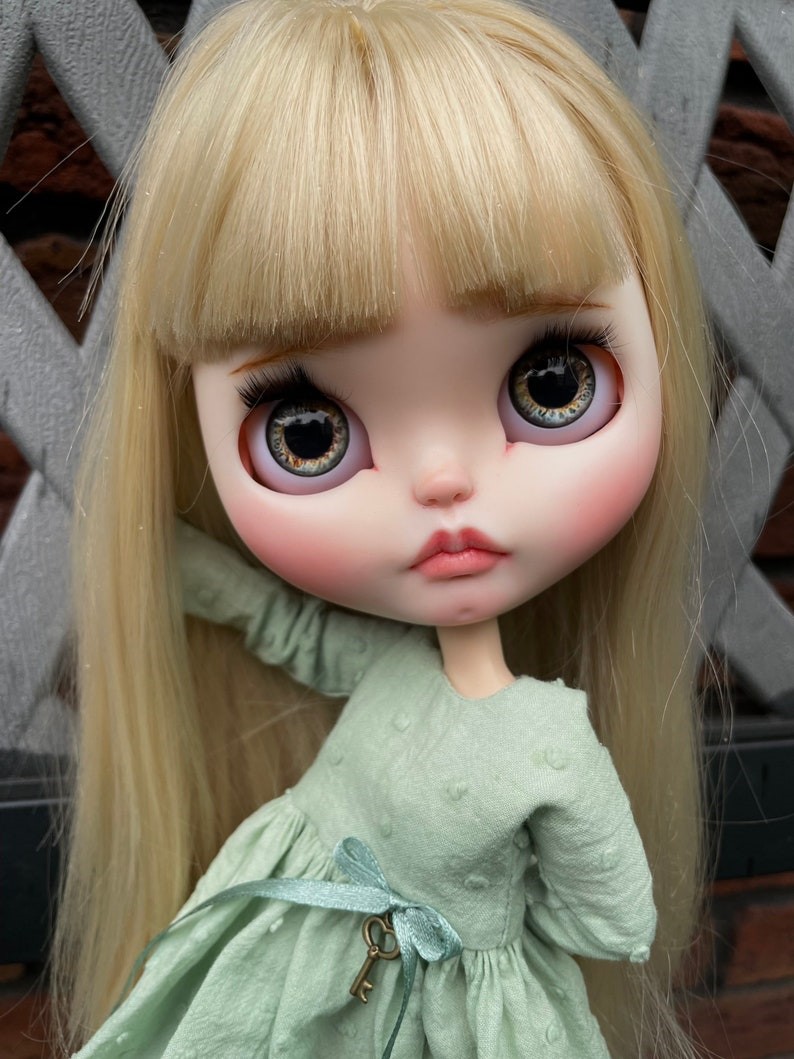 Katherine – Custom Blythe Doll One-Of-A-Kind OOAK Custom OOAK Blythe Doll