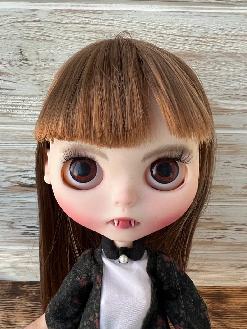 Kylie – Custom Blythe Doll One-Of-A-Kind OOAK Custom OOAK Blythe Doll
