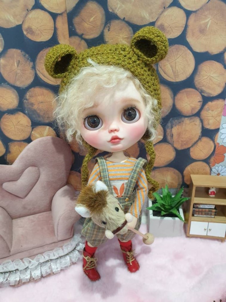 Lauryn – Custom Blythe Doll One-Of-A-Kind OOAK Custom OOAK Blythe Doll