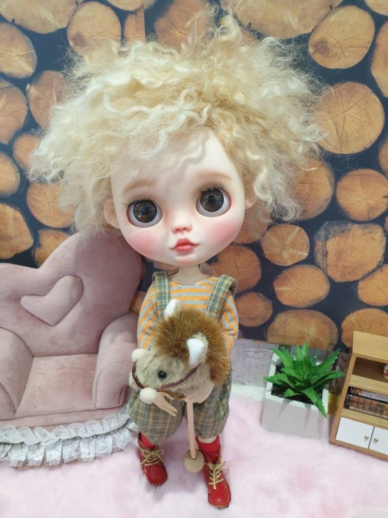 Lauryn – Custom Blythe Doll One-Of-A-Kind OOAK Custom OOAK Blythe Doll