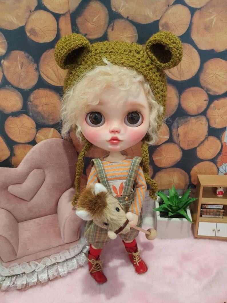 Lauryn – Custom Blythe Doll One-Of-A-Kind OOAK Custom OOAK Blythe Doll