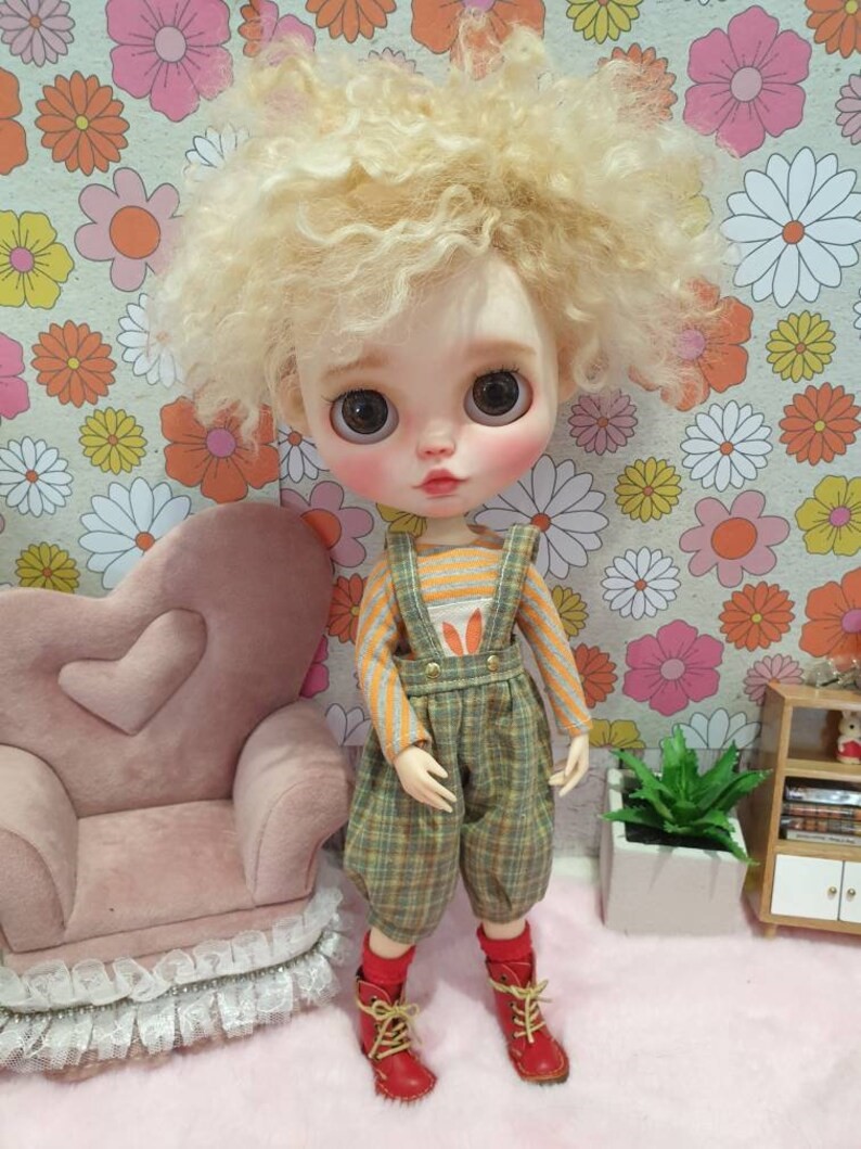 Lauryn – Custom Blythe Doll One-Of-A-Kind OOAK Custom OOAK Blythe Doll