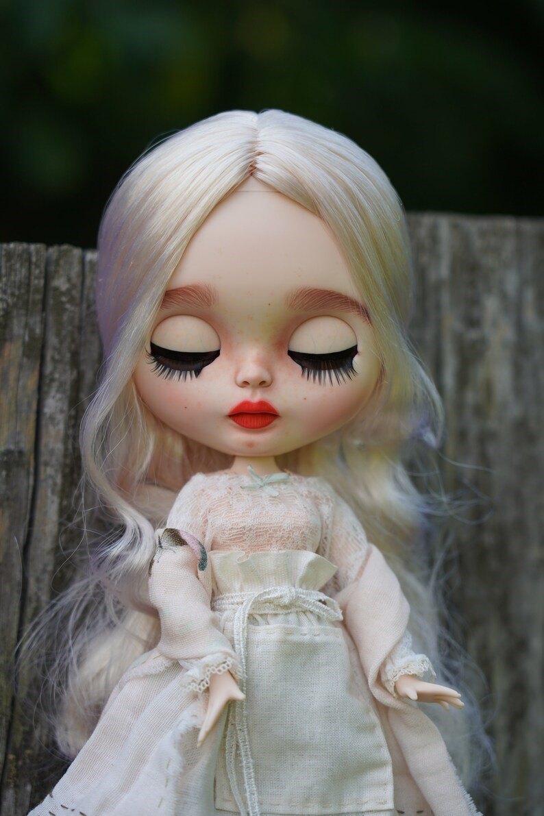 Leilani – Custom Blythe Doll One-Of-A-Kind OOAK Custom OOAK Blythe Doll