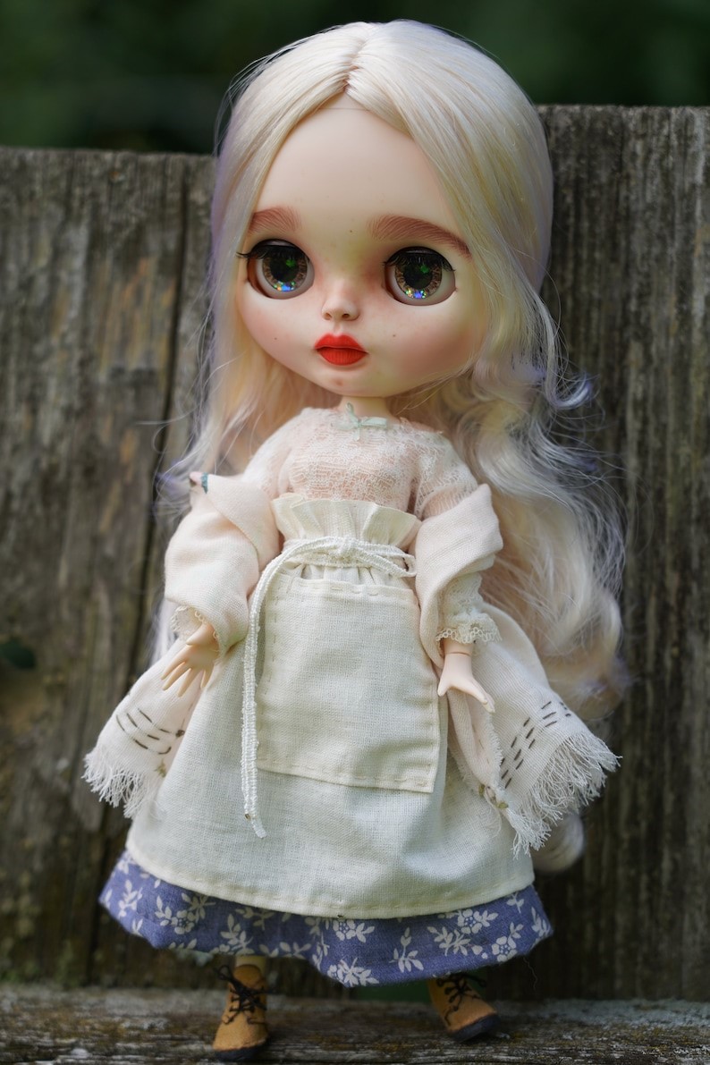 Leilani – Custom Blythe Doll One-Of-A-Kind OOAK Custom OOAK Blythe Doll
