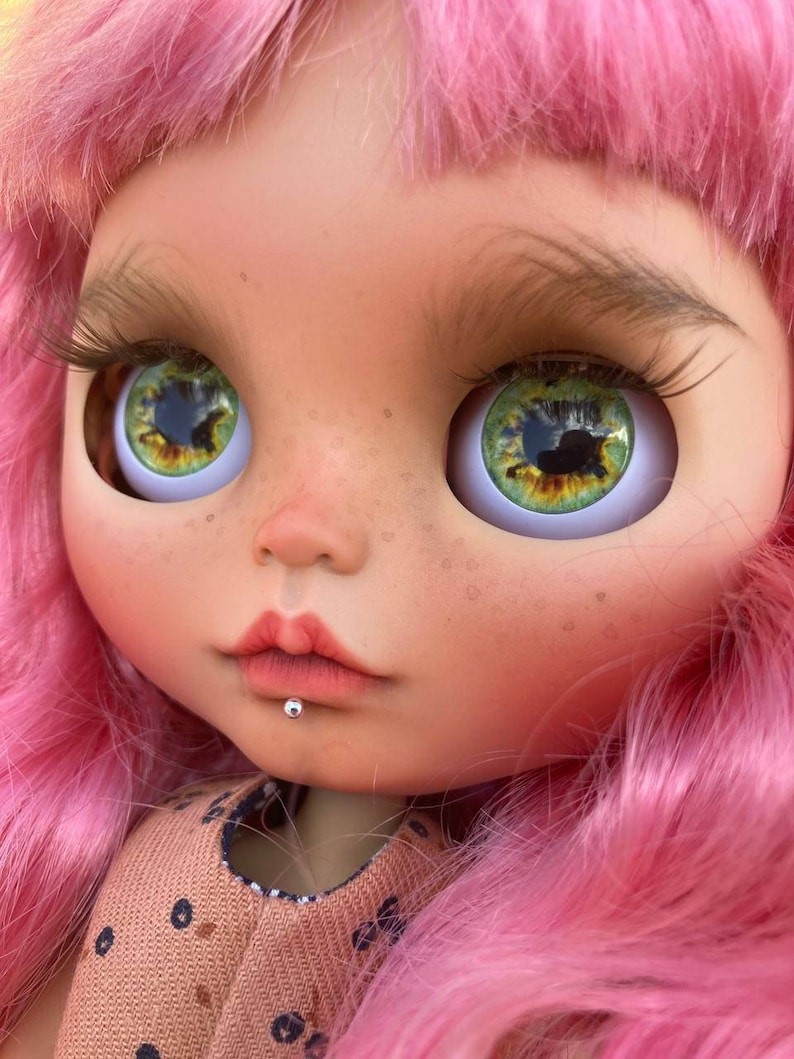 Norah – Custom Blythe Doll One-Of-A-Kind OOAK Custom OOAK Blythe Doll