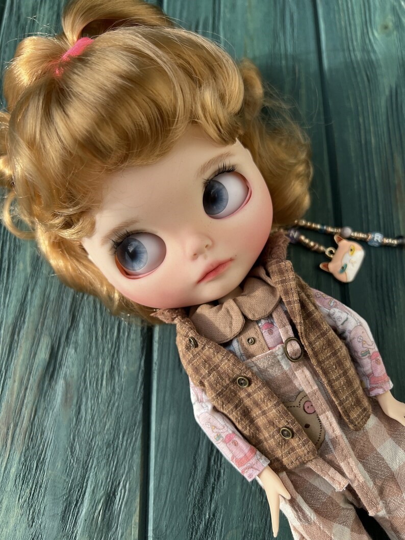Sandra – Custom Blythe Doll One-Of-A-Kind OOAK Custom OOAK Blythe Doll