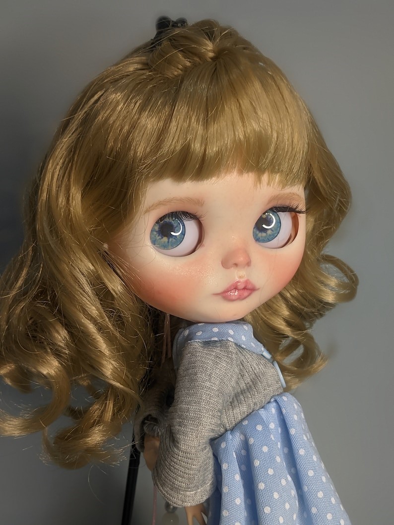Sienna – Custom Blythe Doll One-Of-A-Kind OOAK Custom OOAK Blythe Doll